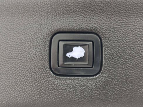 Used 2018 Buick Enclave Essence AWD/4WD image 7