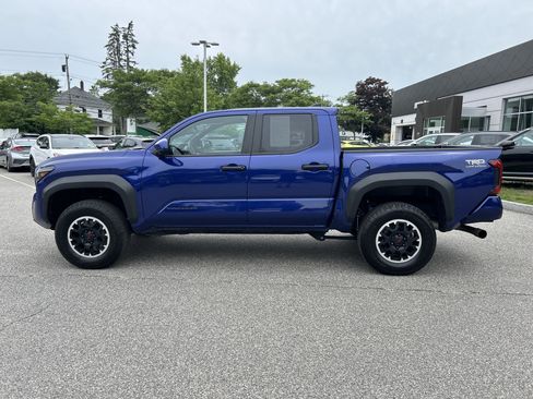 Used 2024 Toyota Tacoma TRD Off-Road AWD/4WD image 8