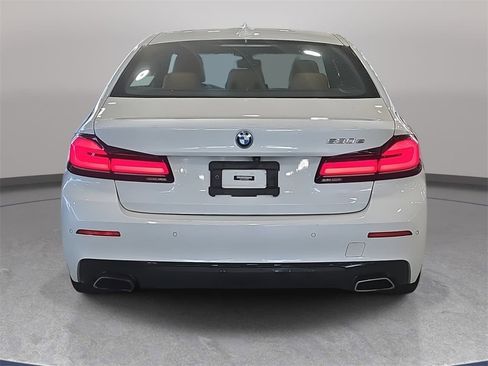 Used 2023 BMW 530e w/ Premium Package image 7