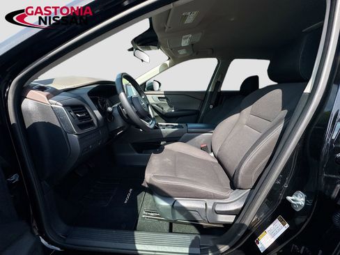 Used 2023 Nissan Rogue S FWD image 26
