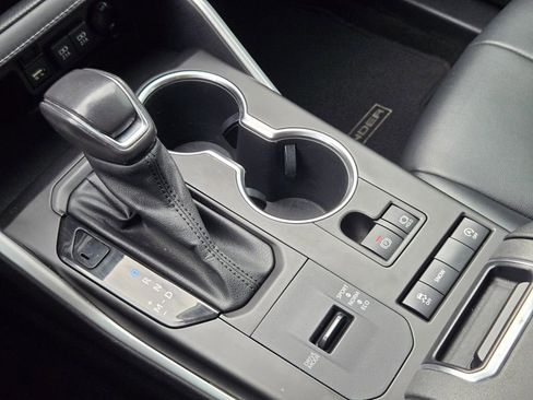 Used 2021 Toyota Highlander XLE image 20