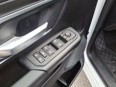 New 2026 RAM 1500 4x4 Crew Cab image 23