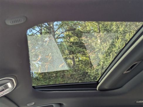 New 2025 Jeep Grand Cherokee Altitude image 24