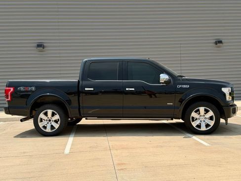 Used 2017 Ford F150 Platinum w/ Equipment Group 701A Luxury AWD/4WD image 2