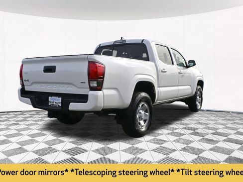 Used 2022 Toyota Tacoma SR image 11