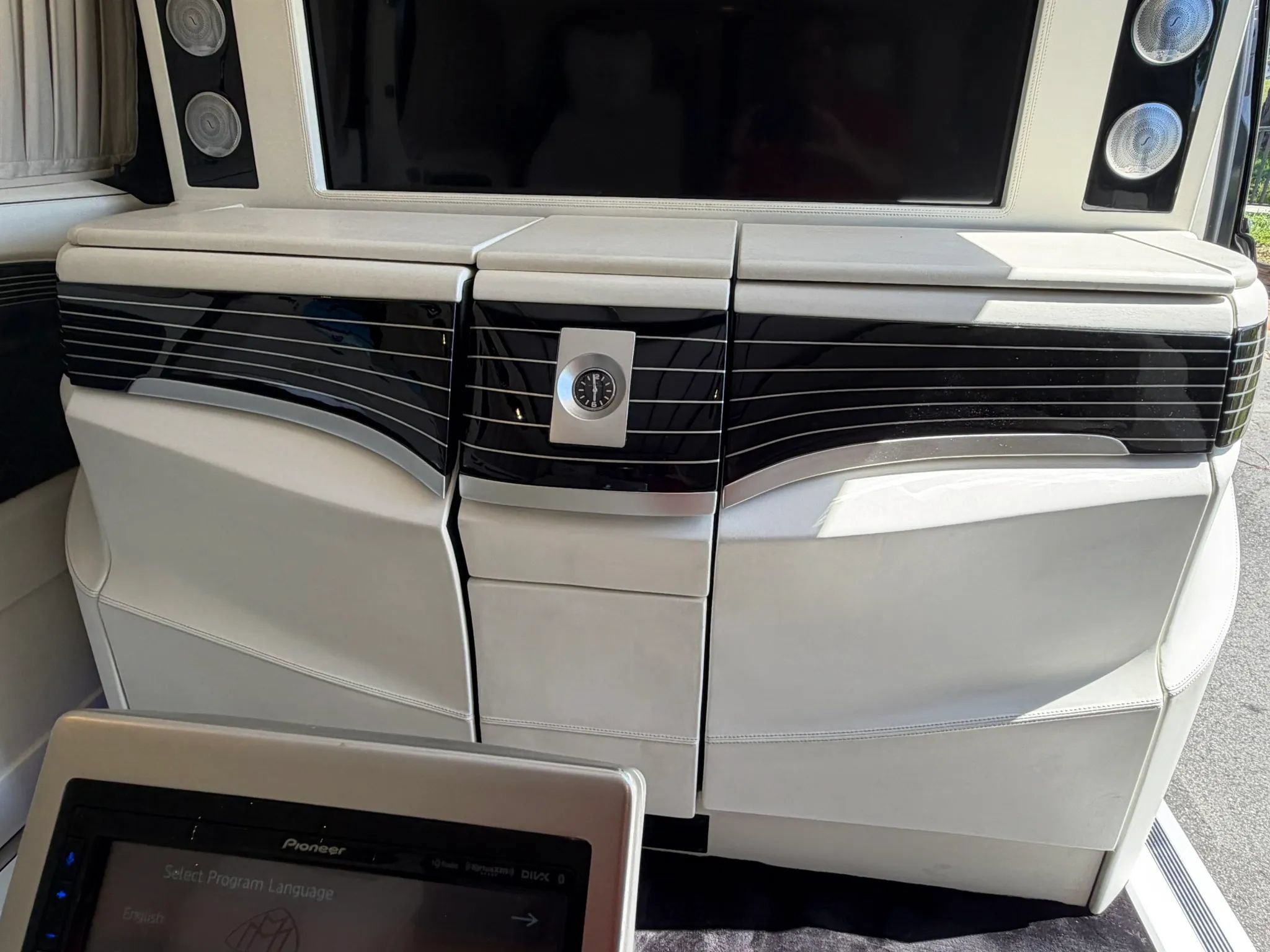 Used 2021 Mercedes-Benz Metris Passenger w/ Premium Safety Package image 67