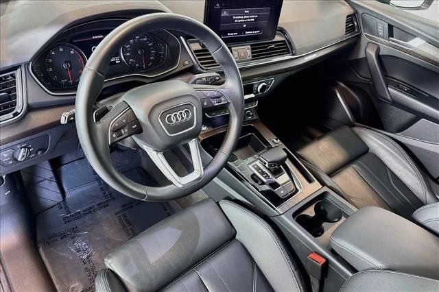 Used 2023 Audi Q5 2.0T Premium w/ Convenience Package AWD/4WD image 9