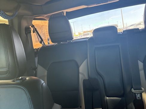 Used 2022 Ford Bronco Wildtrak image 14