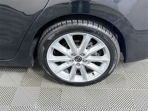 Used 2017 MAZDA MAZDA3 Touring image 4