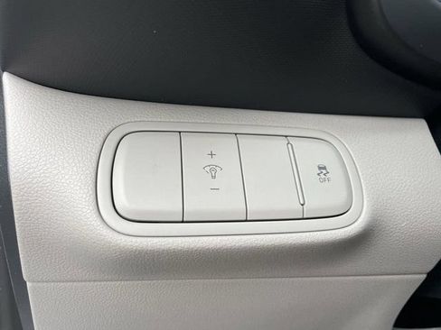 New 2026 Hyundai Venue SEL FWD image 30