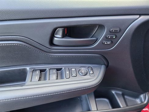 Certified 2025 Honda Odyssey Sport-L image 18