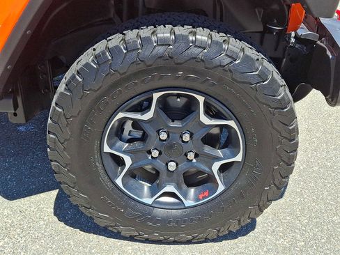 Used 2023 Jeep Wrangler Unlimited Rubicon w/ LED Lighting Group AWD/4WD image 8