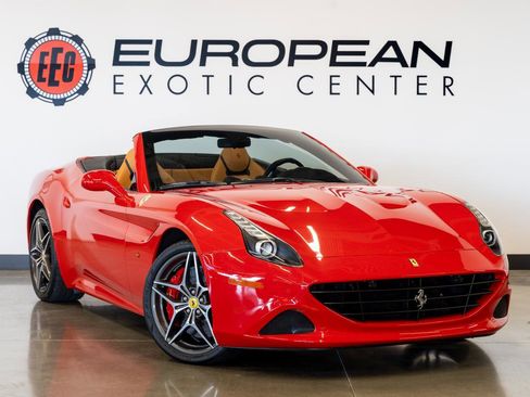 Used 2017 Ferrari California T image 1