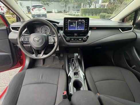 Used 2021 Toyota Corolla LE FWD image 11
