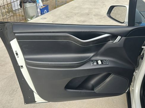 Used 2016 Tesla Model X 75D image 12