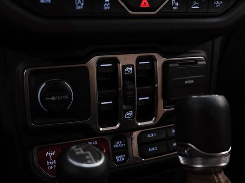 Used 2025 Jeep Gladiator Rubicon w/ Safety Group image 70