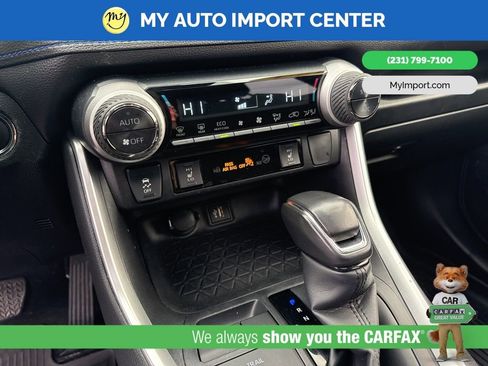 Used 2024 Toyota RAV4 SE w/ Convenience Package image 22