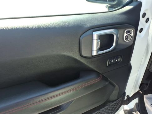 Used 2019 Jeep Wrangler Unlimited Rubicon AWD/4WD image 14