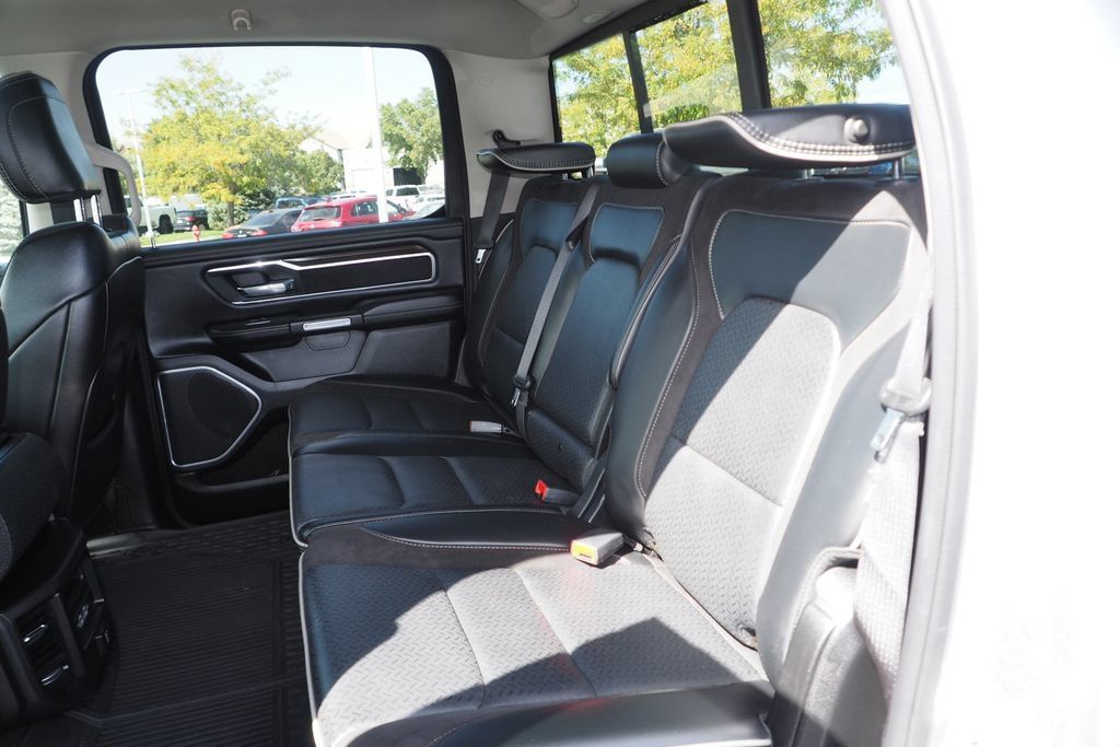 Used 2022 RAM 1500 Laramie AWD/4WD image 15