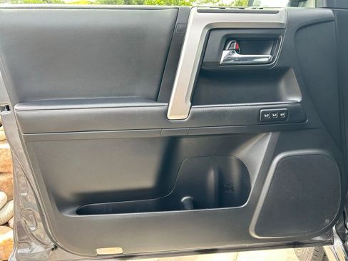 Used 2021 Toyota 4Runner Limited AWD/4WD image 12