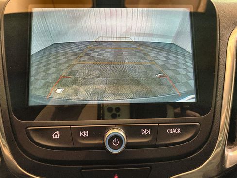 Used 2018 Chevrolet Equinox LT w/ Sun & Infotainment Package image 14