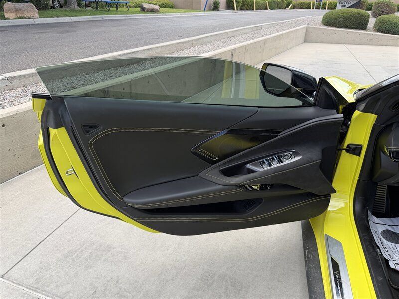 Used 2023 Chevrolet Corvette Stingray Premium Conv w/ Z51 Performance Package RWD image 17