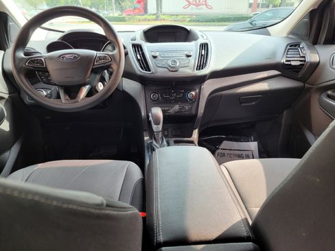 Used 2019 Ford Escape S image 7