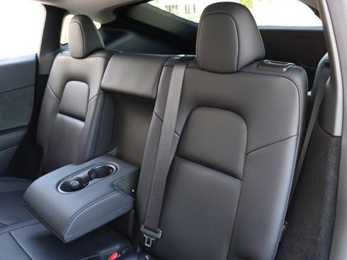 Used 2024 Tesla Model Y Long Range image 22