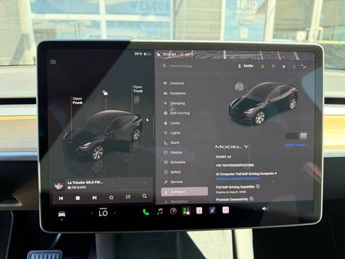Used 2023 Tesla Model Y Long Range AWD/4WD image 44