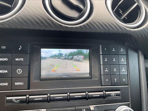 Used 2018 Ford Mustang Coupe RWD image 25