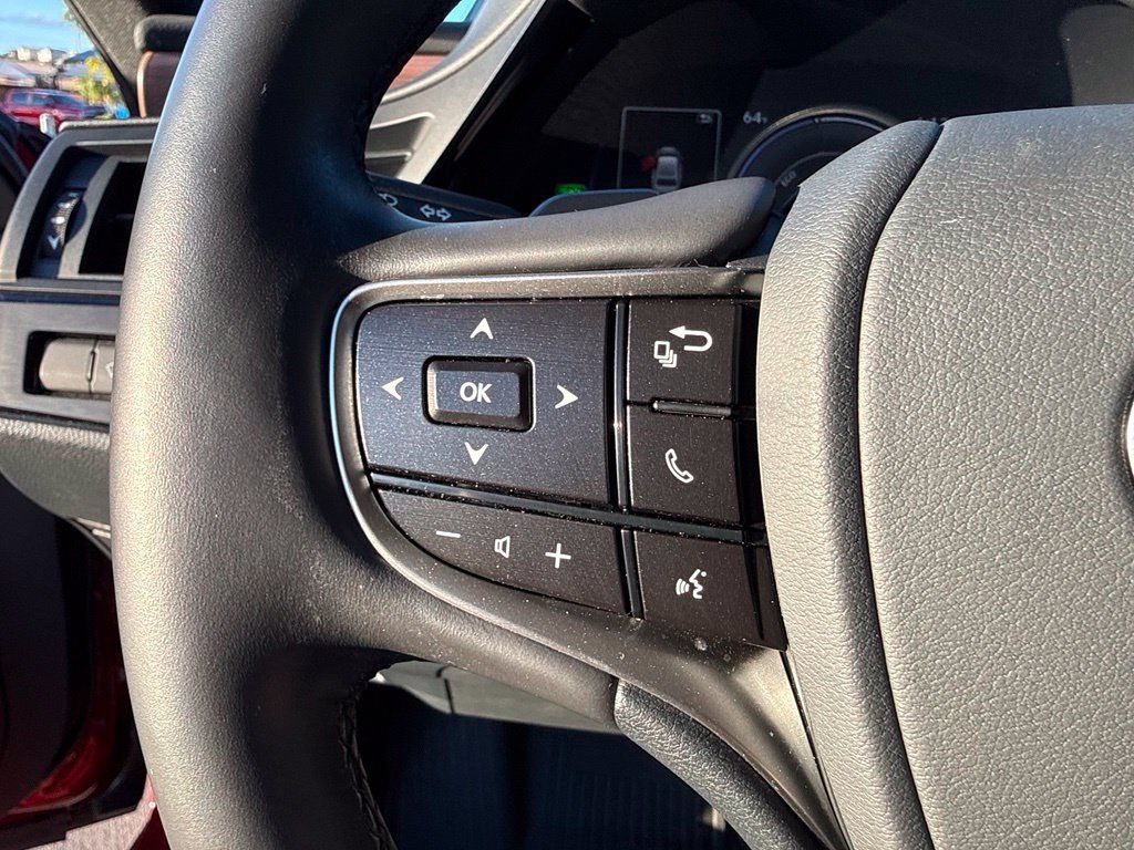 Used 2025 Lexus ES 300h w/ Premium Package FWD image 22