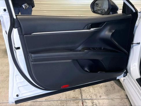 Used 2023 Toyota Camry SE image 24