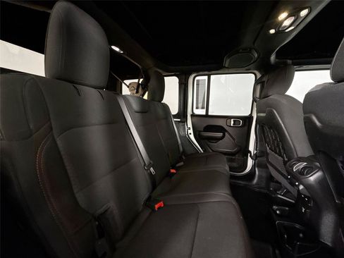 Used 2021 Jeep Wrangler Unlimited Rubicon AWD/4WD image 37