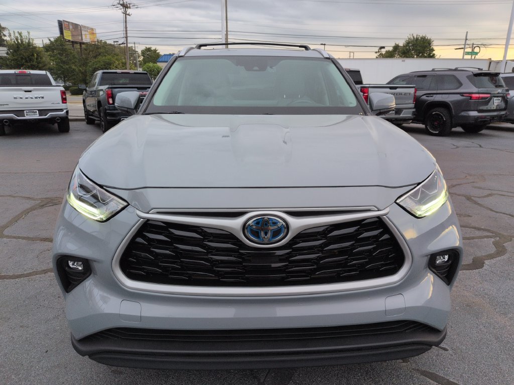 Used 2023 Toyota Highlander Bronze Edition AWD/4WD image 8