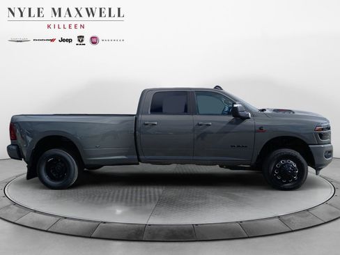 New 2026 RAM 3500 Laramie AWD/4WD image 17