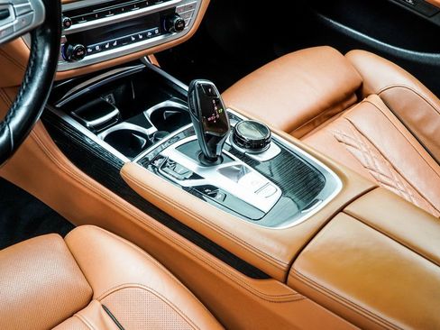 Used 2019 BMW 750i xDrive w/ Executive Package image 17