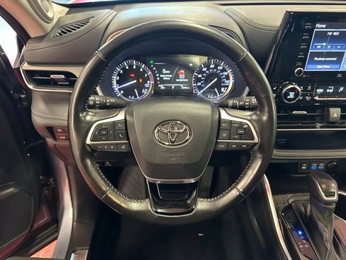 Used 2022 Toyota Highlander Limited AWD/4WD image 18