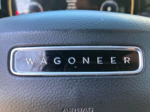 Used 2022 Jeep Wagoneer Series III AWD/4WD image 26
