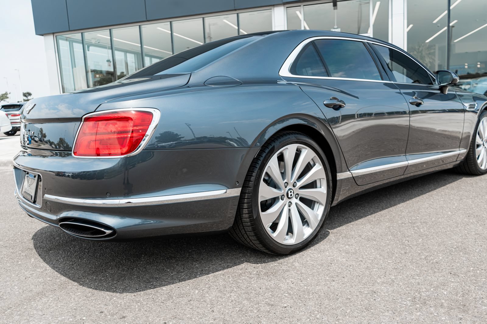 Certified 2026 Bentley Flying Spur V8 AWD/4WD image 13