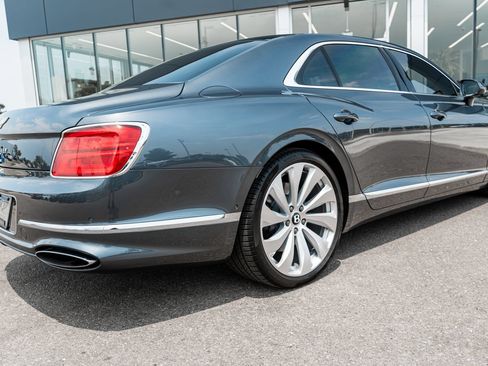 Certified 2026 Bentley Flying Spur Plug-In Hybrid AWD/4WD image 13