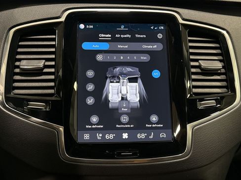 Certified 2023 Volvo XC90 B5 Plus w/ Protection Package Premier AWD/4WD image 29