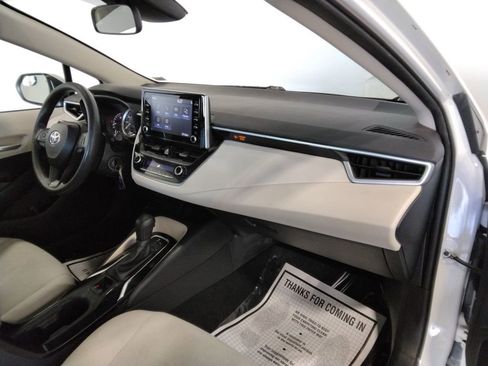 Used 2020 Toyota Corolla LE image 38