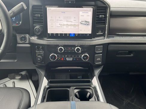 New 2026 Ford F250 Platinum image 17