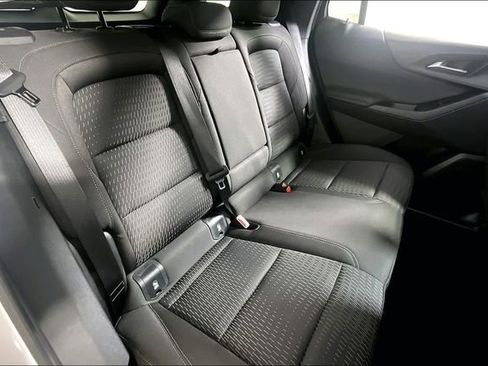Used 2025 Chevrolet Equinox LT FWD image 25