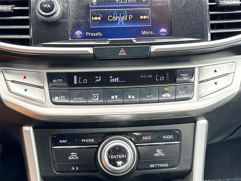 Used 2015 Honda Accord Touring image 16