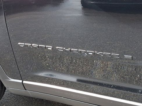 Certified 2025 Jeep Grand Cherokee Altitude image 30