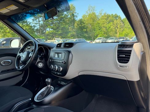 Used 2014 Kia Soul FWD image 20