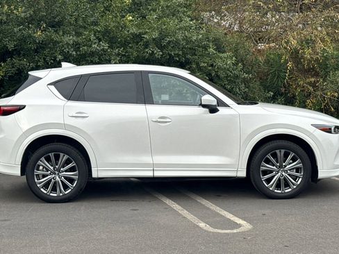 Certified 2025 MAZDA CX-5 Signature image 3