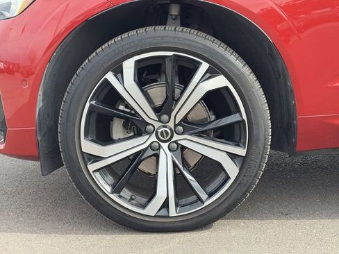 Used 2022 Volvo XC60 B5 R-Design w/ Advanced Package image 10
