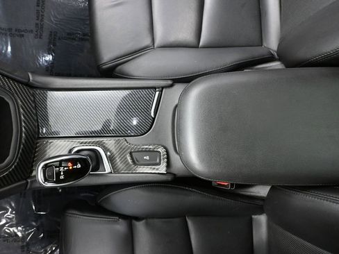 Used 2017 Cadillac XT5 Luxury image 38